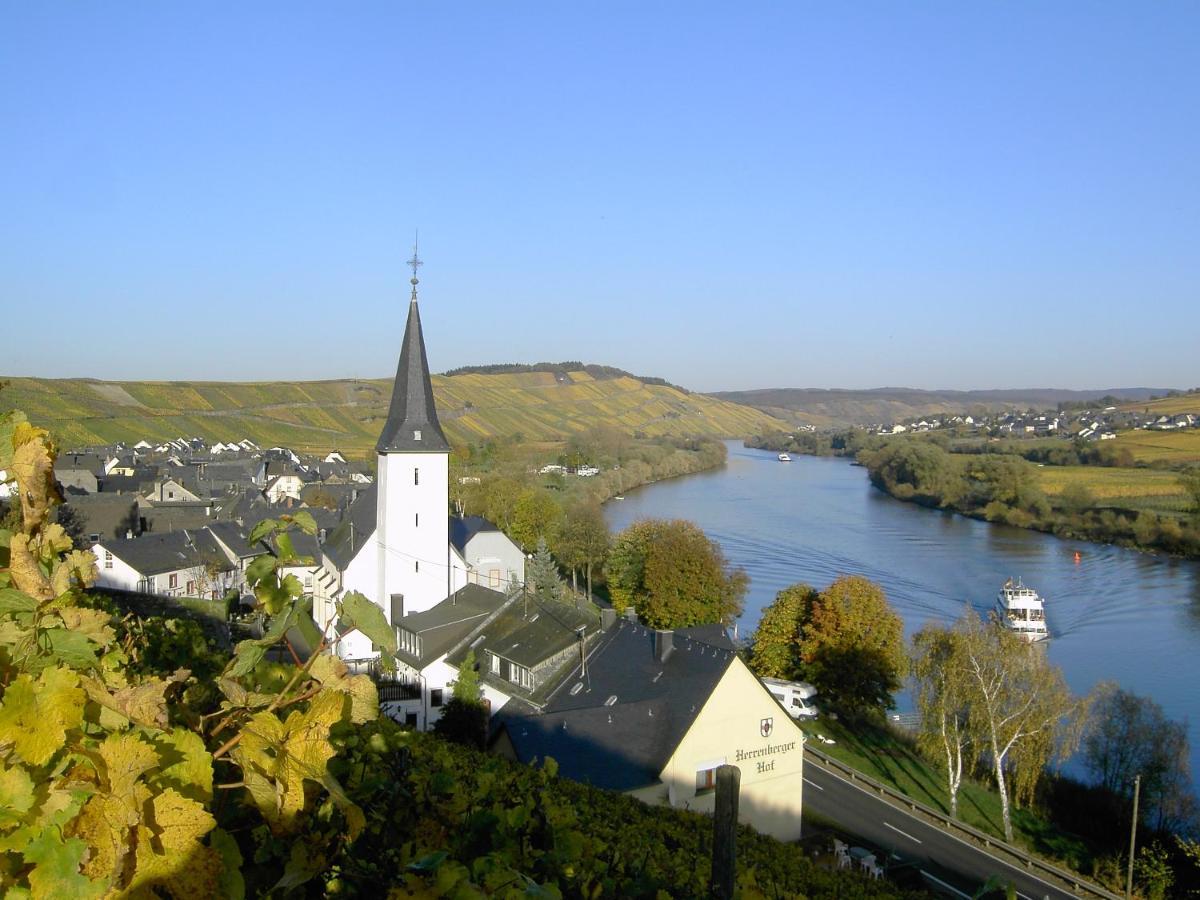 Gaestehaus Volker Haas Hotel Kesten ภายนอก รูปภาพ