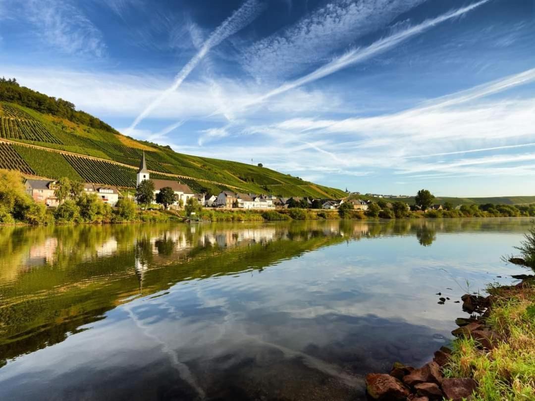 Gaestehaus Volker Haas Hotel Kesten ภายนอก รูปภาพ
